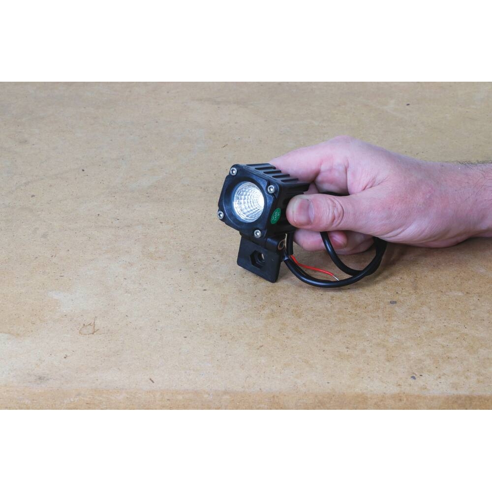 Phare de travail carré LED 10/32V 10W 600 lumens SODIFLASH - 16034