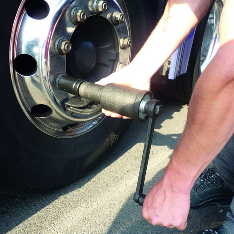 Démultiplicateur de force + 1 rallonge + 1 poignée + 6 douilles 24 DRAKKAR TOOLS - 17119