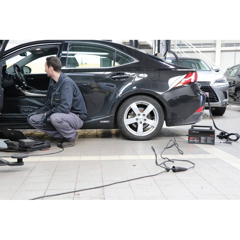 Chargeur de batterie automatique 70A pour travaux de diagnostic SCHUMACHER - 54030