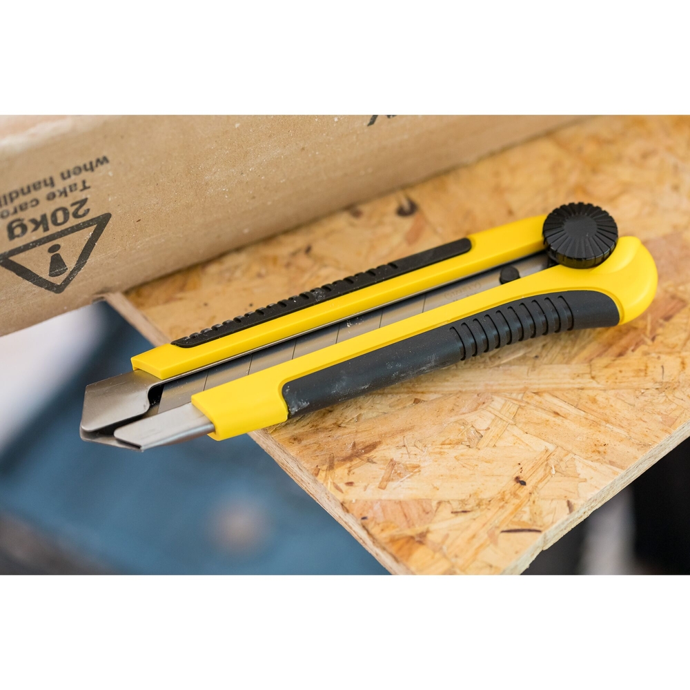 Cutter 25 mm bi-matière - 0-10-425 - STANLEY