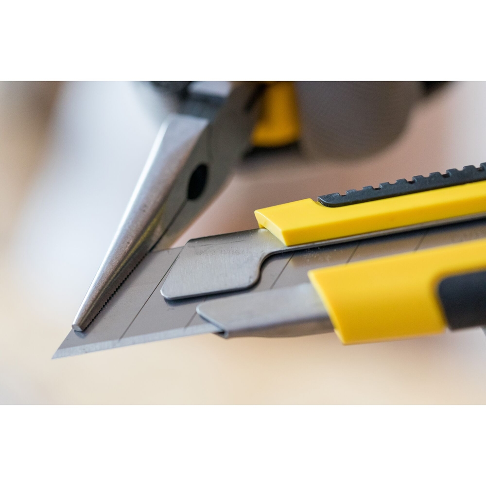 Cutter 25 mm bi-matière - 0-10-425 - STANLEY
