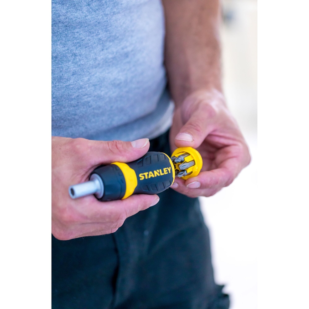 Tournevis porte-embouts boule à cliquet bi-matière + 6 embouts - 0-66-358 - STANLEY