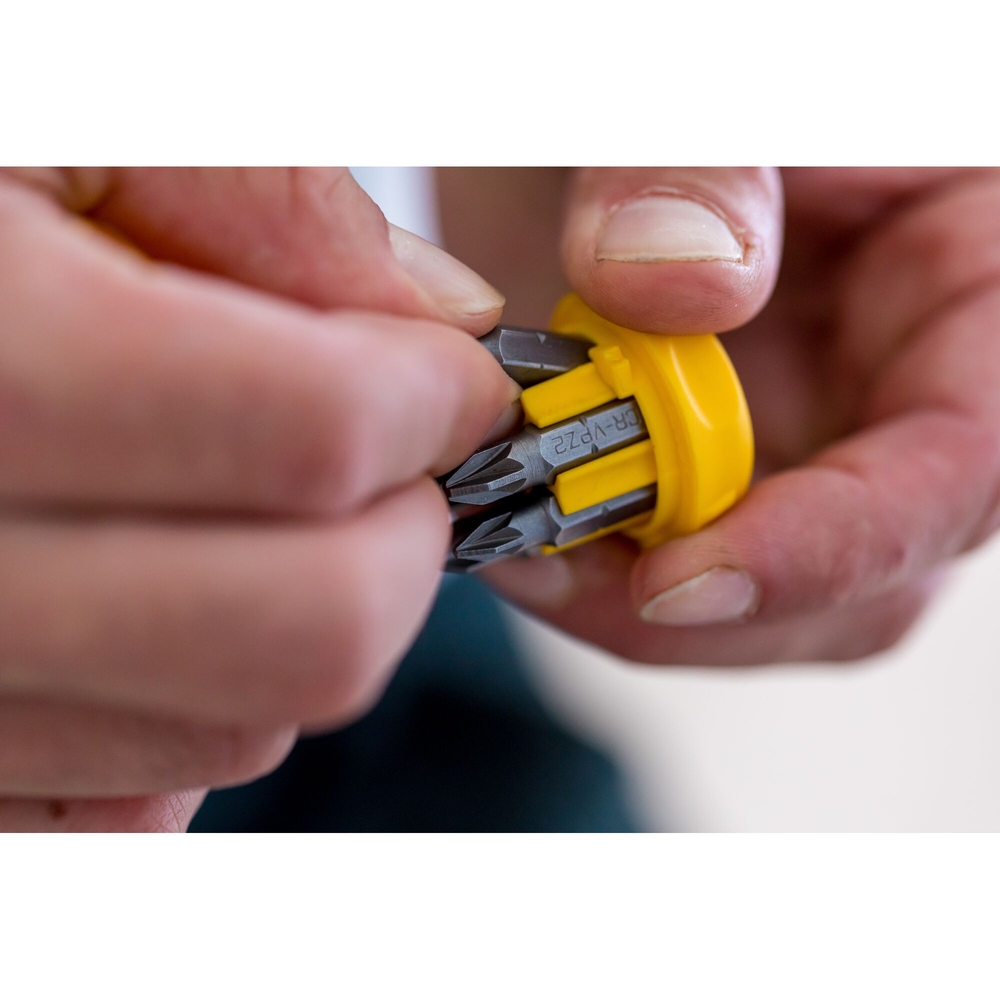 Tournevis porte-embouts boule à cliquet bi-matière + 6 embouts - 0-66-358 - STANLEY