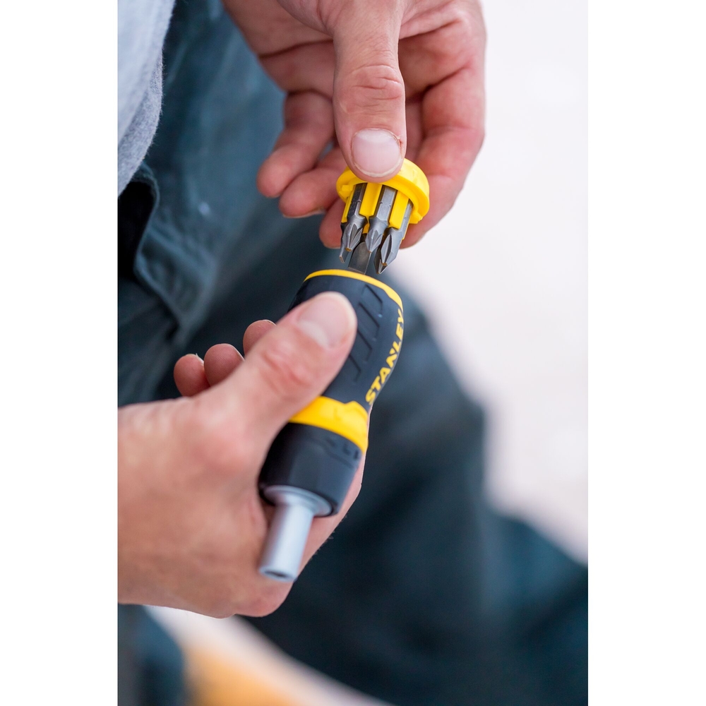 Tournevis porte-embouts boule à cliquet bi-matière + 6 embouts - 0-66-358 - STANLEY