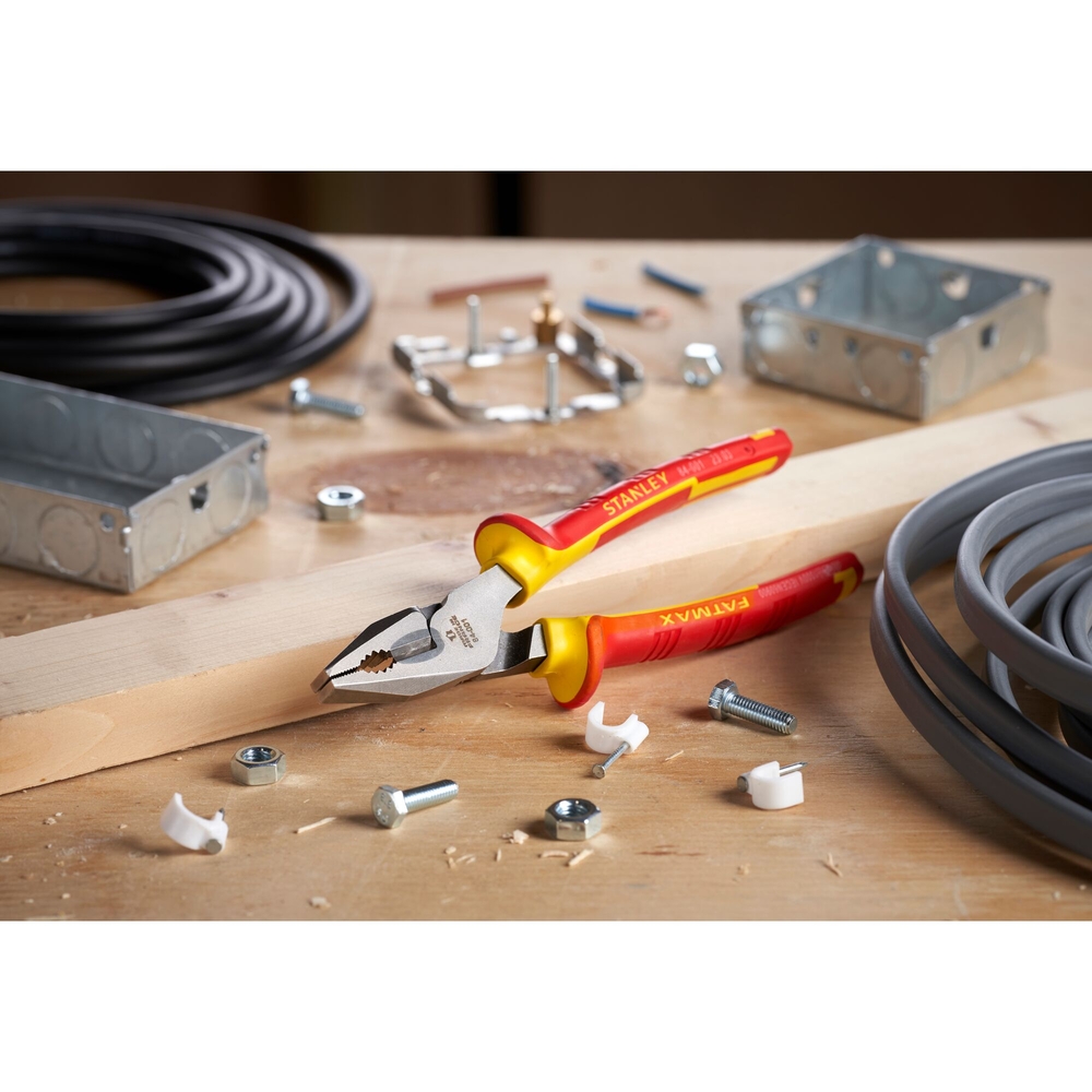 Pince universelle 180 mm isolée 1000 V - 0-84-001 - STANLEY FATMAX