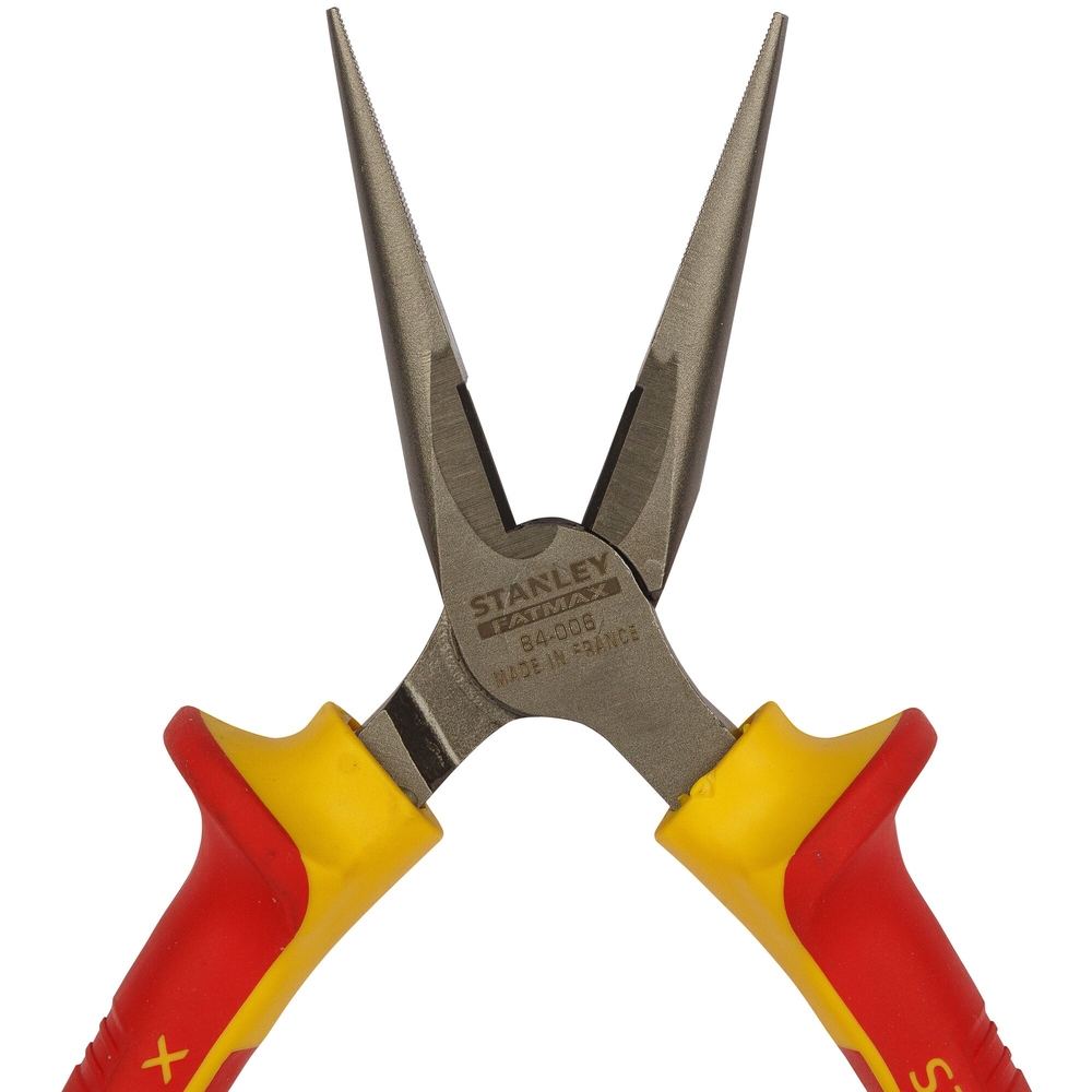 Pince à becs 1/2 ronds longs 160 mm isolée 1000 V - 0-84-006 - STANLEY FATMAX