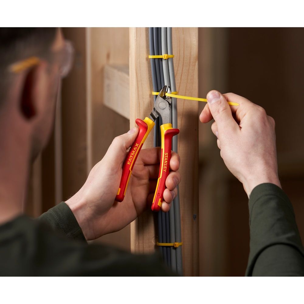 Pince coupante côté 160 mm isolée 1000 V - 0-84-009 - STANLEY FATMAX