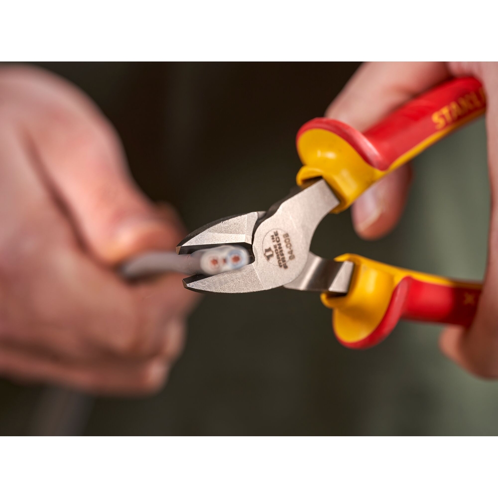 Pince coupante côté 160 mm isolée 1000 V - 0-84-009 - STANLEY FATMAX