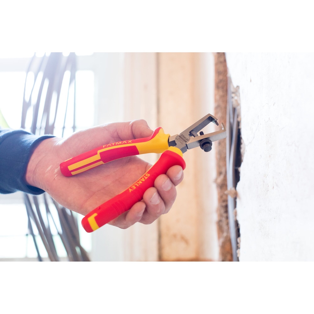 Pince à dénuder 170 mm isolée 1000 V - 0-84-010 - STANLEY FATMAX