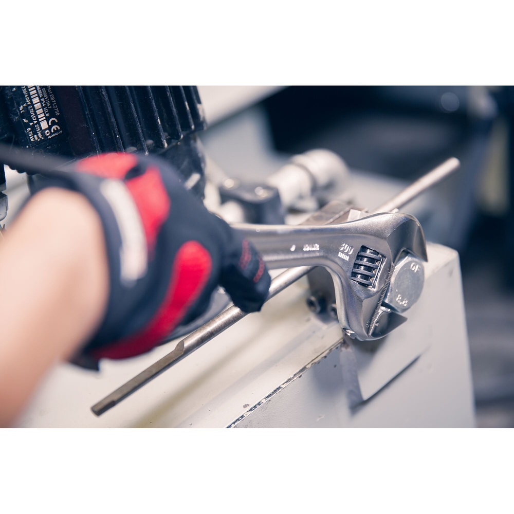 Clé à molette ajustable manche métal 12