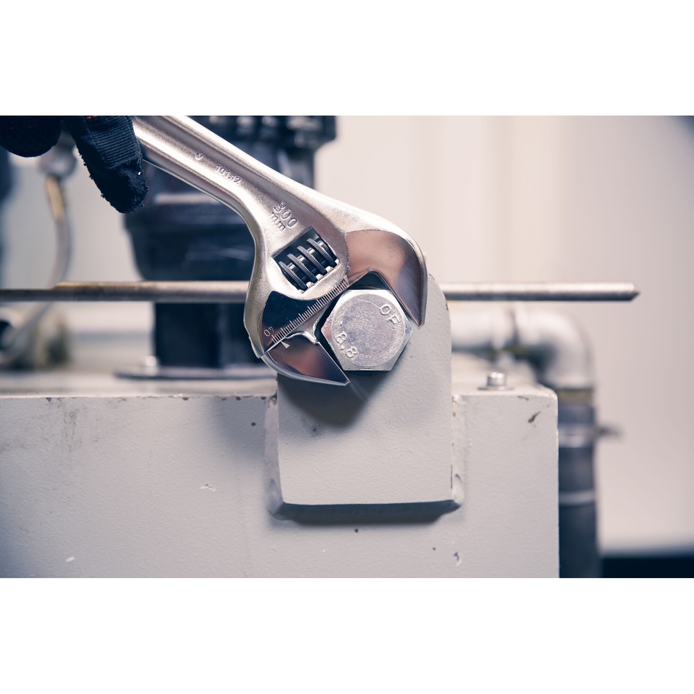 Clé à molette ajustable manche métal 15