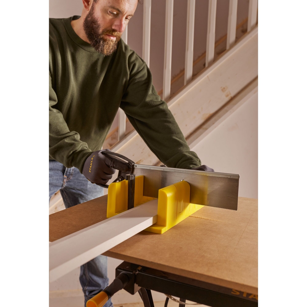 Boite à coupe en plastique avec cales excentriques, scie à dos et chevilles - 1-20-600 - STANLEY