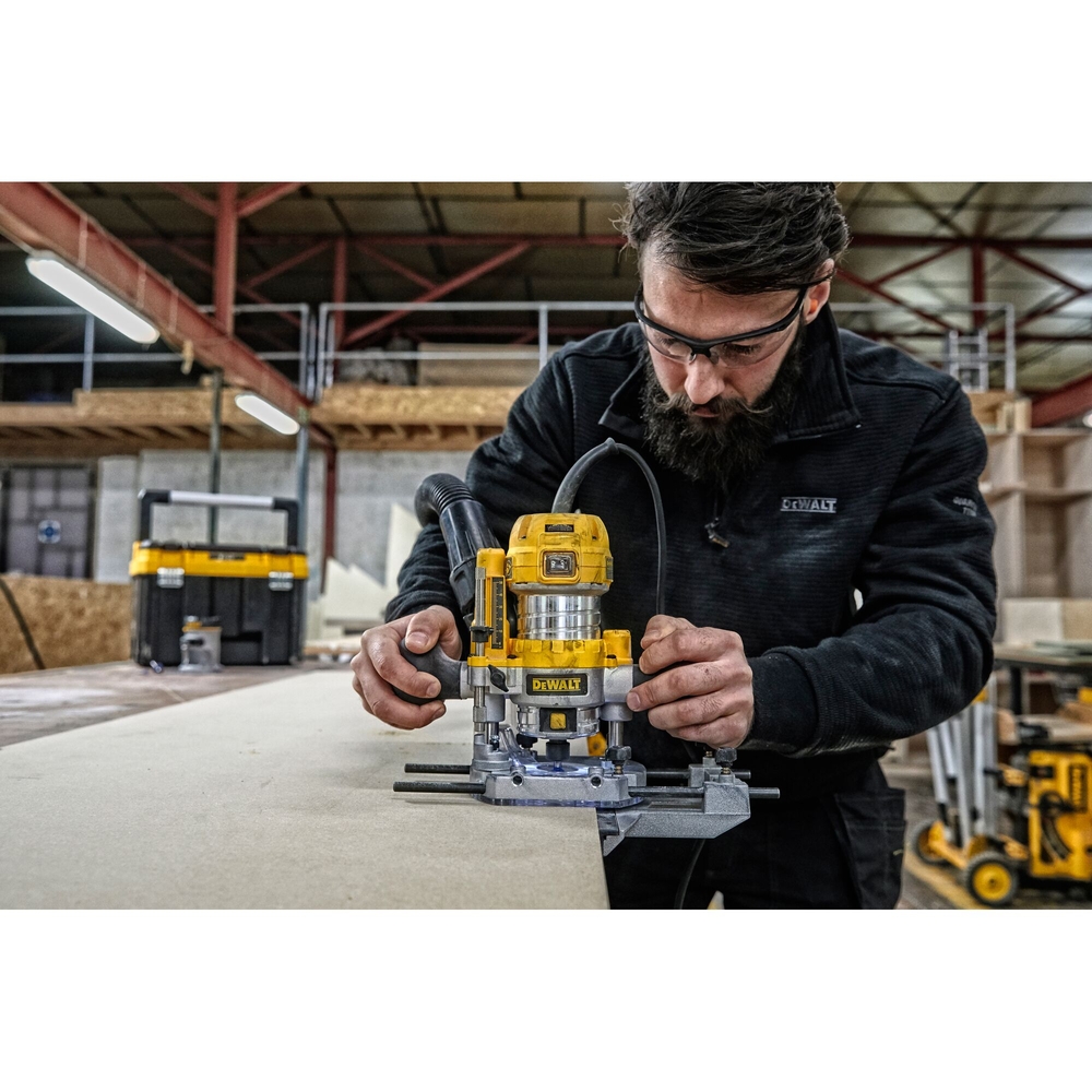 Affleureuse défonceuse 900 W 8 mm - D26204K-QS - DEWALT