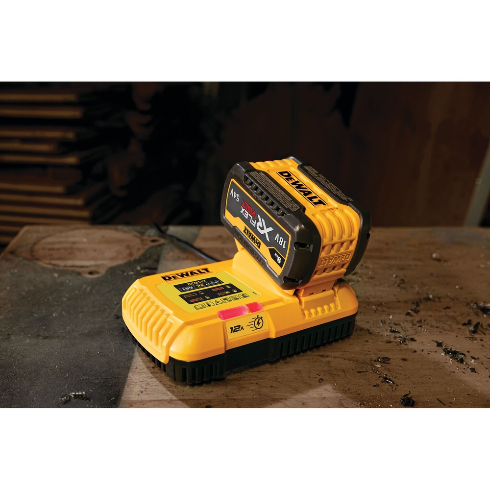 Chargeur rapide XR 18 V / 54 V - pour batteries de 1,3 Ah à 9 Ah Li-Ion - DCB117-QW - DEWALT