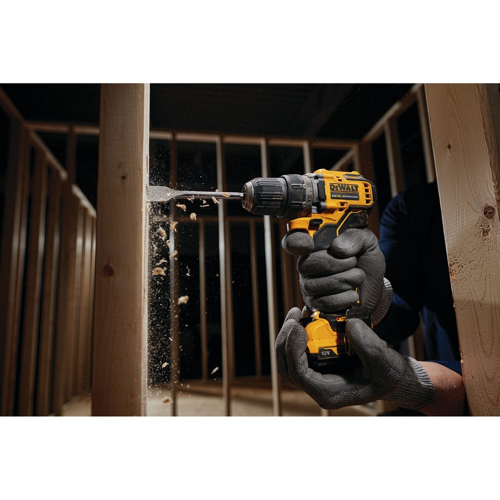 Perceuse-visseuse XR 12 V 2 Ah Li-Ion Brushless - DCD701D2-QW - DEWALT