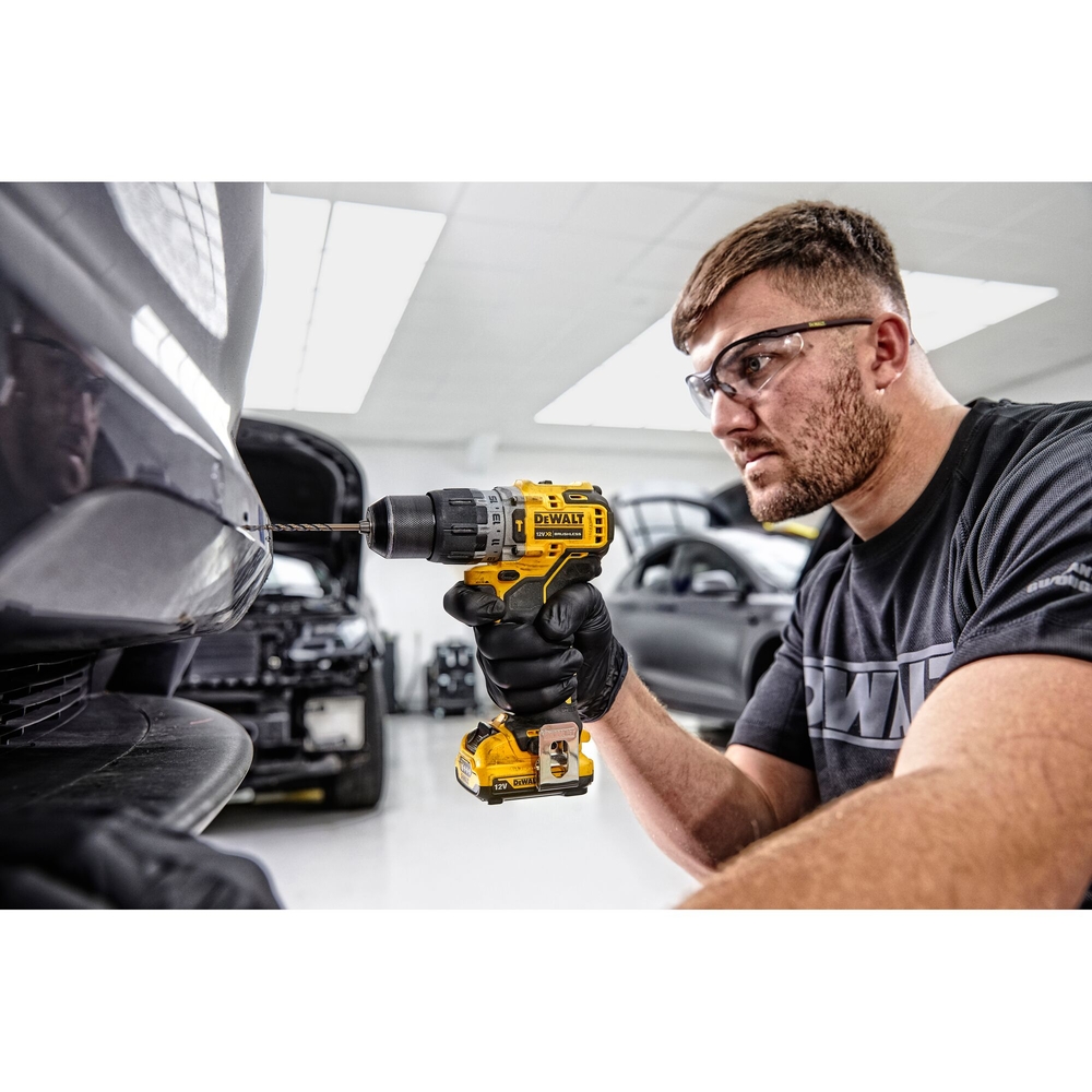 Perceuse-visseuse percussion XR 12 V 2 Ah Li-Ion Brushless - DCD706D2-QW - DEWALT