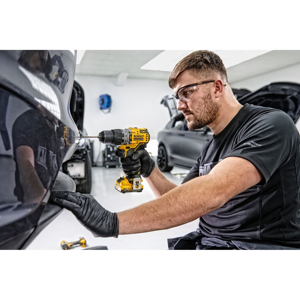 Perceuse-visseuse percussion XR 12 V 2 Ah Li-Ion Brushless - DCD706D2-QW - DEWALT