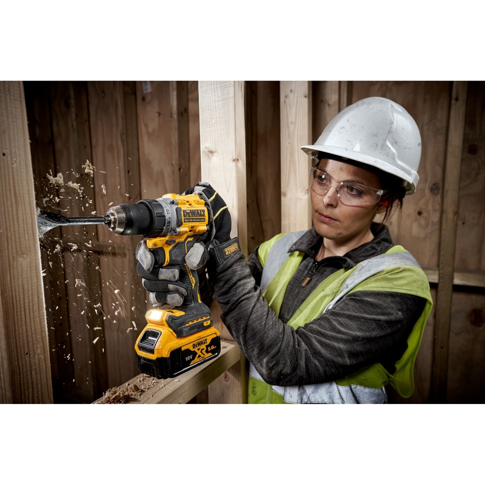 Perceuse-visseuse compacte XR 18 V 5 Ah Li-Ion Brushless - DCD800P2T-QW - DEWALT