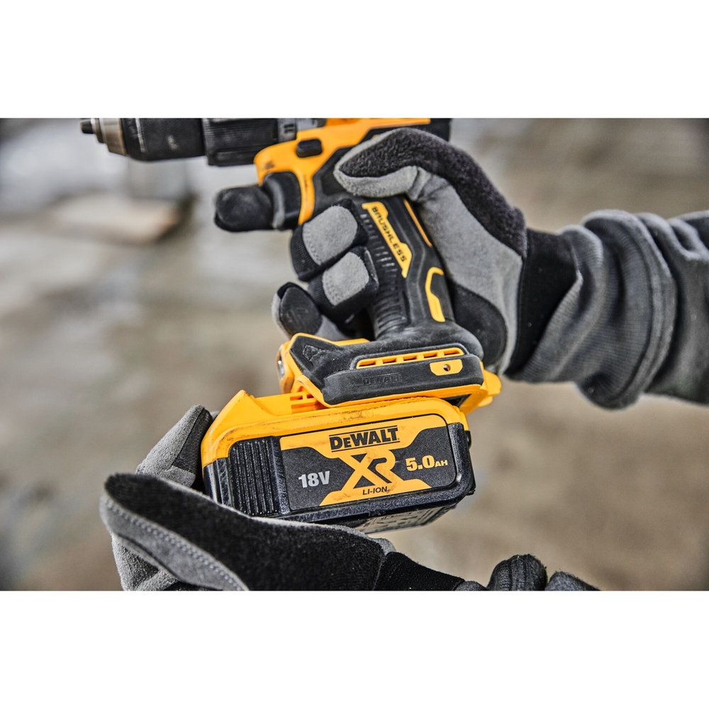 Perceuse-visseuse percussion compacte XR 18 V 5 Ah Li-Ion Brushless - DCD805P2T-QW - DEWALT