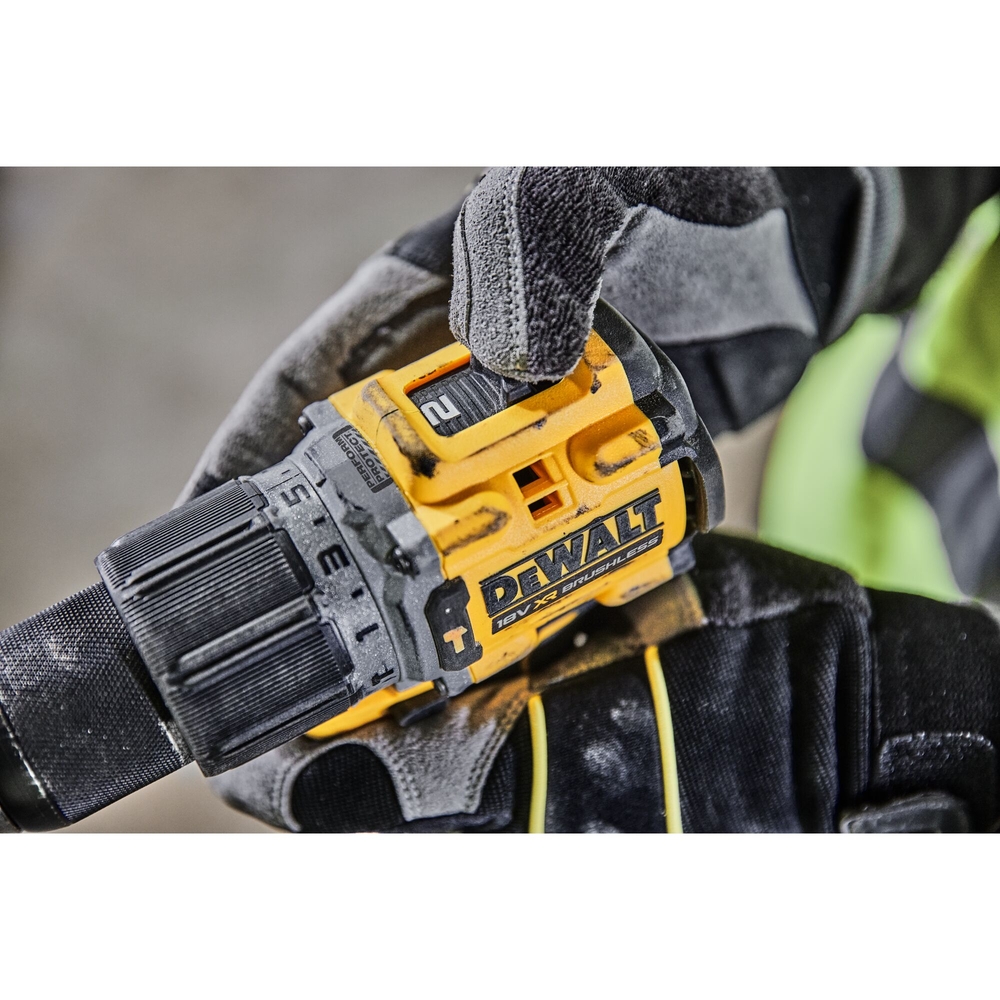 Perceuse-visseuse percussion compacte XR 18 V 5 Ah Li-Ion Brushless - DCD805P2T-QW - DEWALT