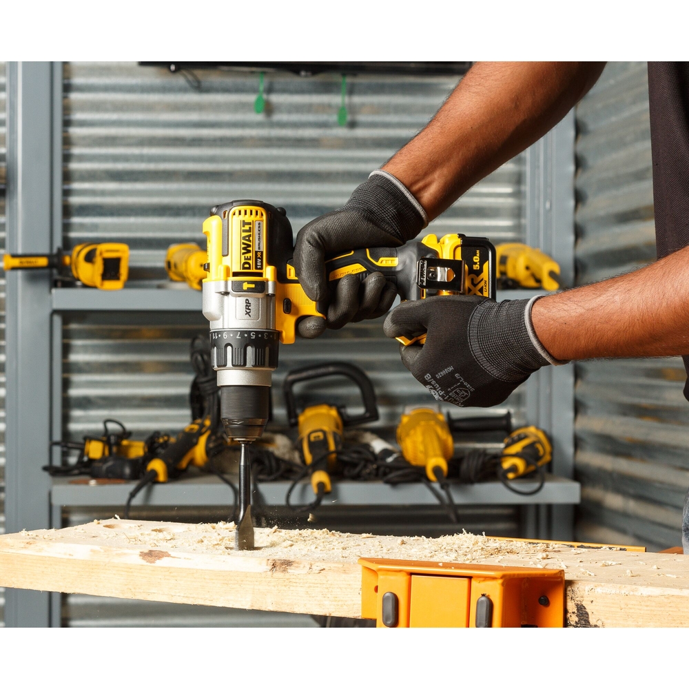 Perceuse-visseuse percussion premium XRP 18 V 5 Ah Li-Ion Brushless - DCD996P2-QW - DEWALT