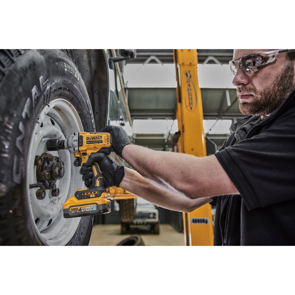 Boulonneuse 1/2‘’ XR 18 V 5 Ah Brushless 812 Nm - jonc de sécurité - POWERSTACK - DCF891H2T-QW - DEWALT