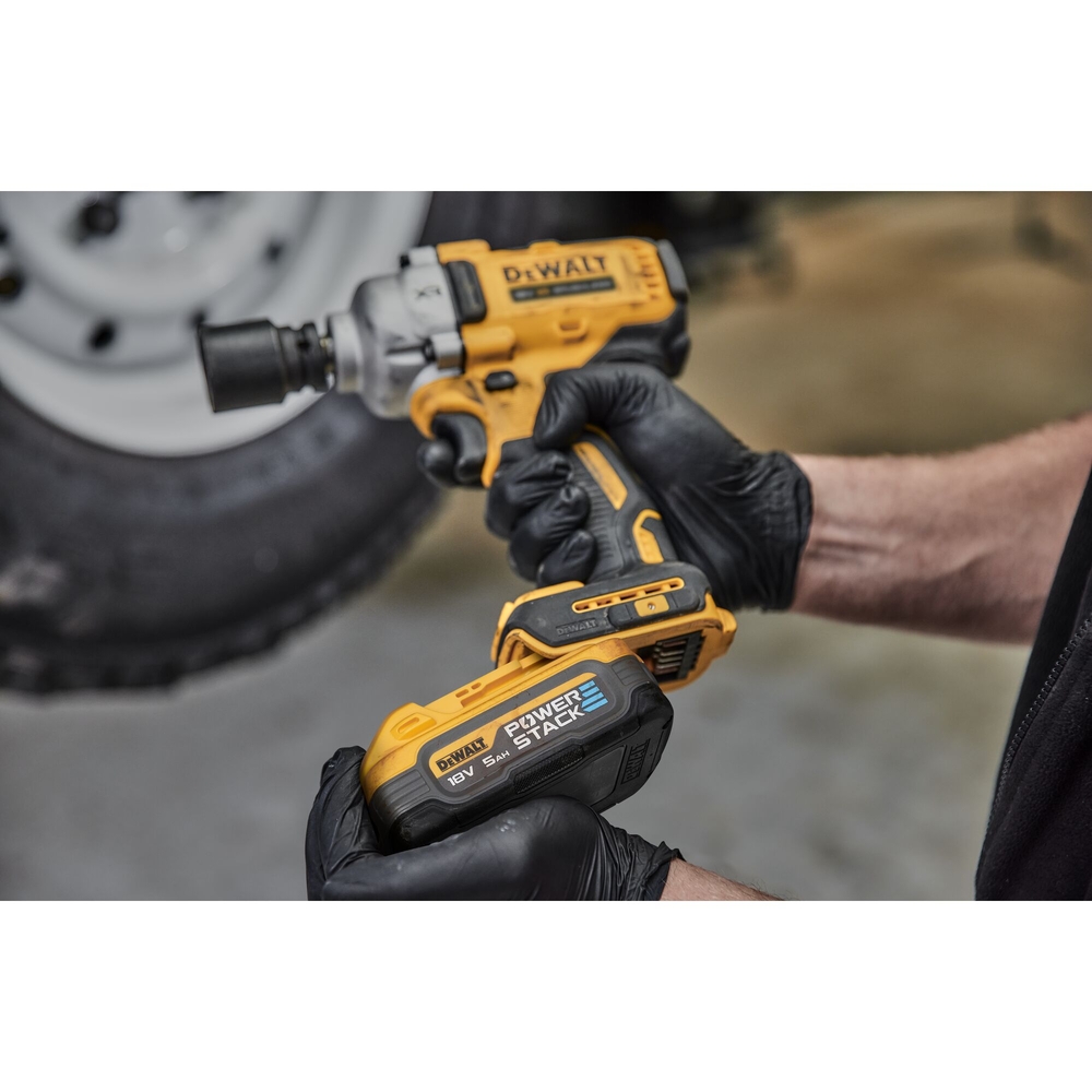 Boulonneuse 1/2‘’ XR 18 V 5 Ah Brushless 812 Nm - jonc de sécurité - POWERSTACK - DCF891H2T-QW - DEWALT