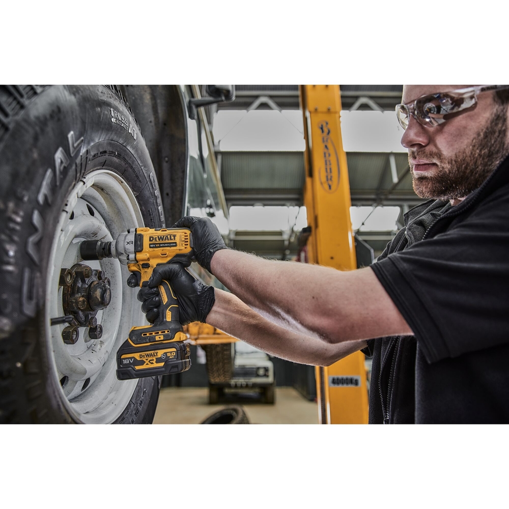Boulonneuse à chocs 1/2‘’ XR 18 V Brushless 812 Nm - jonc de sécurité - DCF891NT-XJ - DEWALT