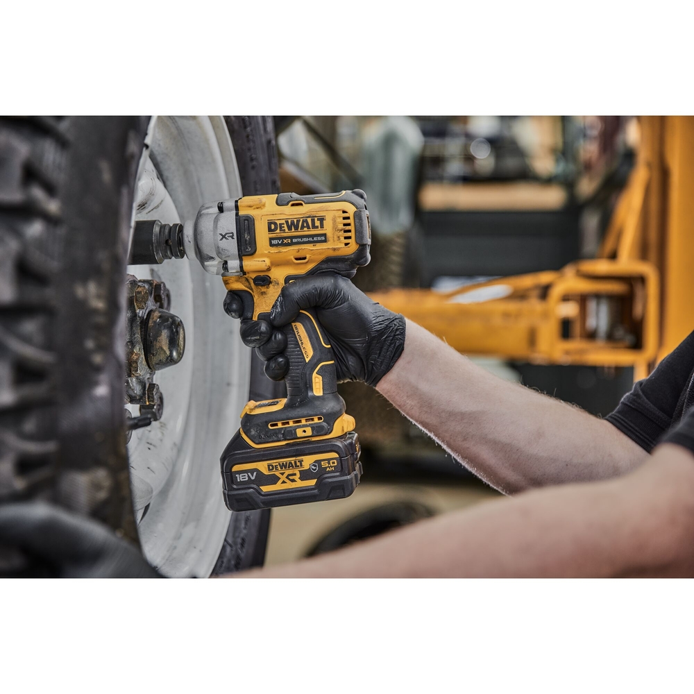 Boulonneuse à chocs 1/2‘’ XR 18 V Brushless 812 Nm - jonc de sécurité - DCF891NT-XJ - DEWALT