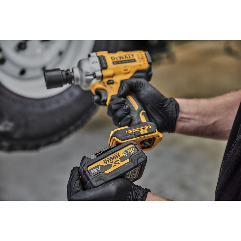 Boulonneuse à chocs 1/2‘’ XR 18 V Brushless 812 Nm - jonc de sécurité - DCF891NT-XJ - DEWALT