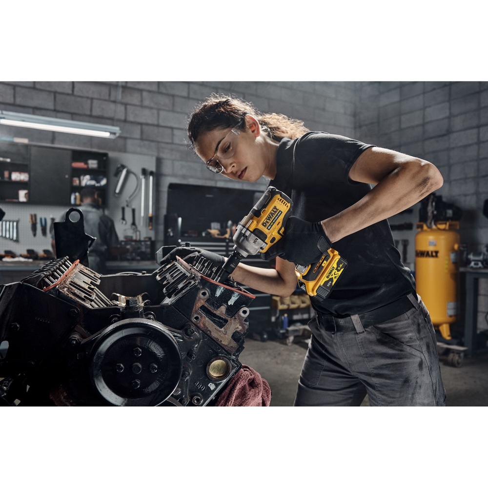 Boulonneuse à chocs 1/2‘’ XR 18 V Brushless 812 Nm - jonc de sécurité - DCF891NT-XJ - DEWALT