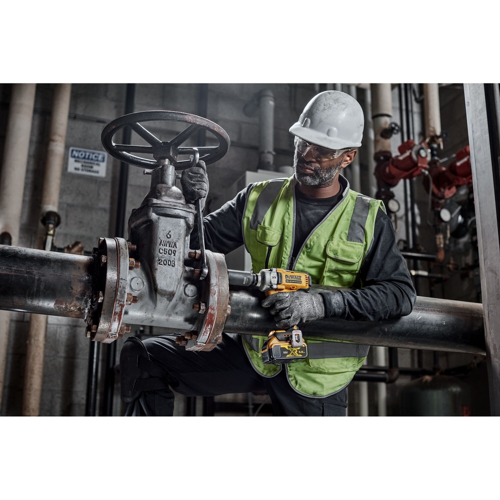 Boulonneuse à chocs 1/2‘’ XR 18 V 5 Ah Li-Ion Brushless 812 Nm - DCF892P2T-QW - DEWALT