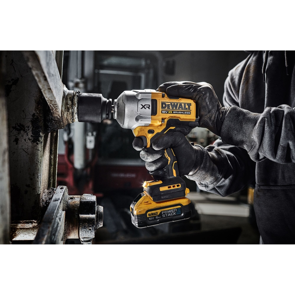 Boulonneuse ½” XR 18V 5Ah Li-Ion Brushless 1632Nm - Jonc de sécurité -POWERSTACK - DCF961H2T-QW - DEWALT