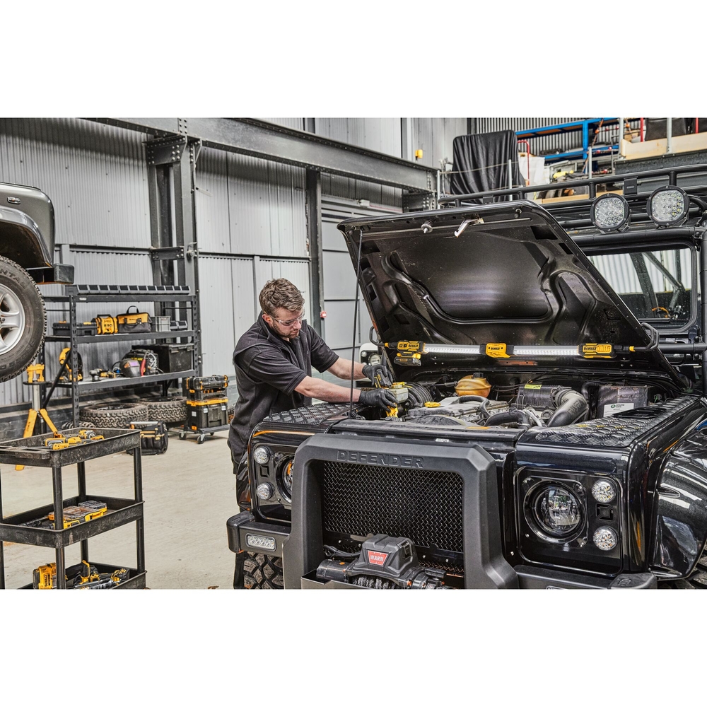 Lampe sous capot pliable XR 12 V / 18 V / 54 V - sans batterie ni chargeur - DCL045-XJ - DEWALT