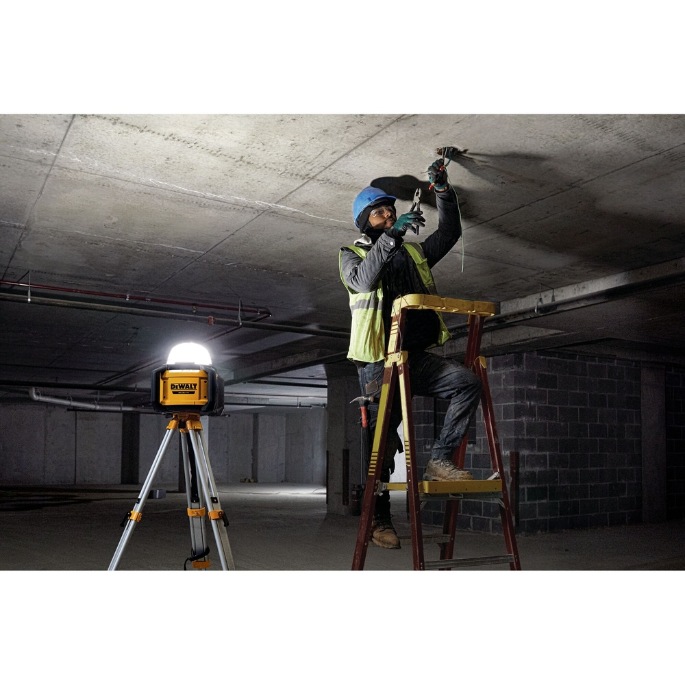 Éclairage de chantier XR 18 V TOOL CONNECT - sans batterie ni chargeur - DCL074-XJ - DEWALT