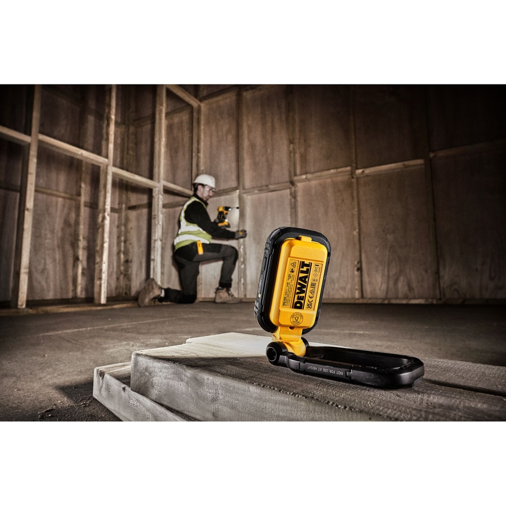 Lampe de travail USB-C - Batterie intégrée Li-Ion 3.6V 4Ah - DCL182-XJ - DEWALT