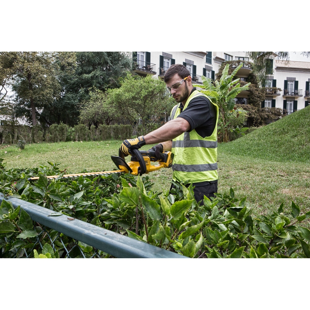 Taille-haies XR 18 V 5 Ah Li-Ion - 1 batterie, chargeur  - DCM563P1-QW - DEWALT