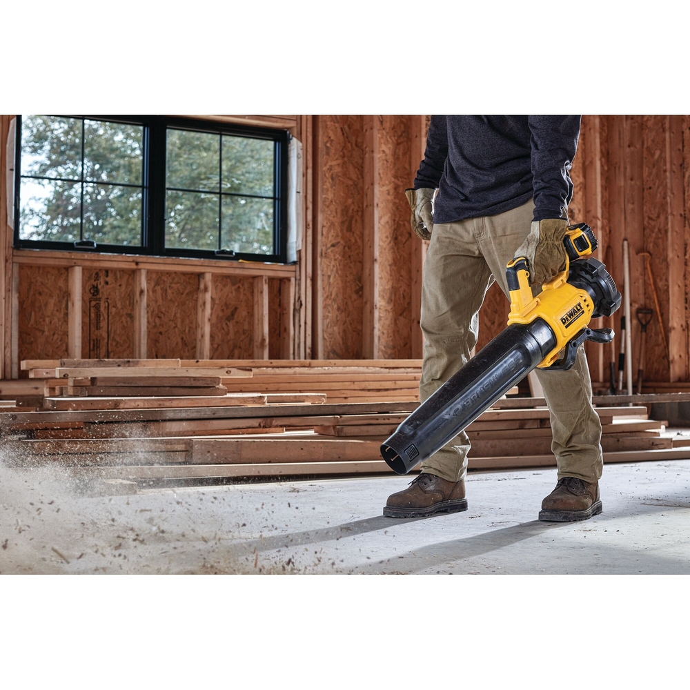 Souffleur XR 18 V 5 Ah Li-Ion Brushless - 1 batterie, chargeur  - DCMBL562P1-QW - DEWALT
