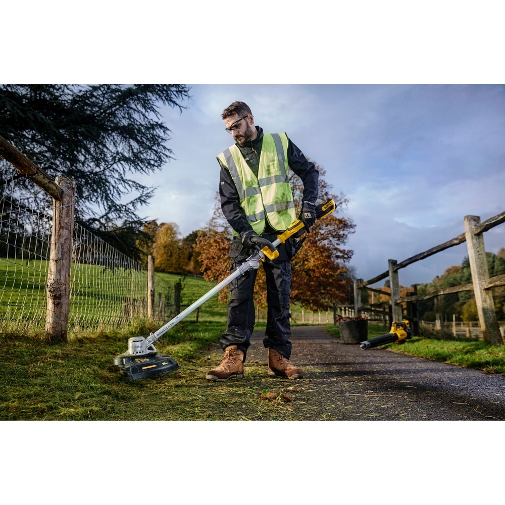 Coupe-bordure repliable XR 18 V 5 Ah Li-Ion Brushless - 1 batterie, chargeur - DCMST561P1-QW - DEWALT