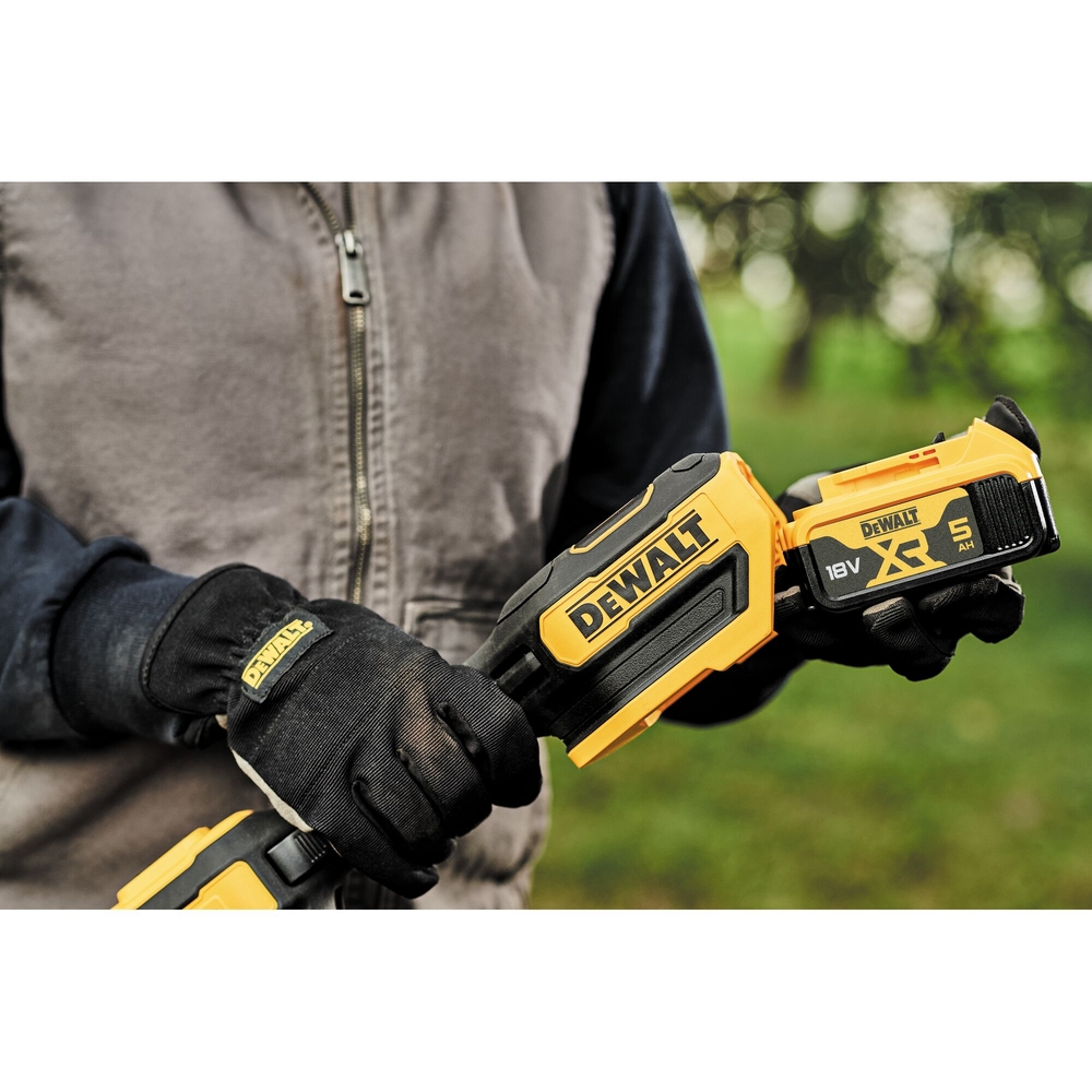 Coupe-bordure repliable XR 18 V 5 Ah Li-Ion Brushless - 1 batterie, chargeur - DCMST561P1-QW - DEWALT