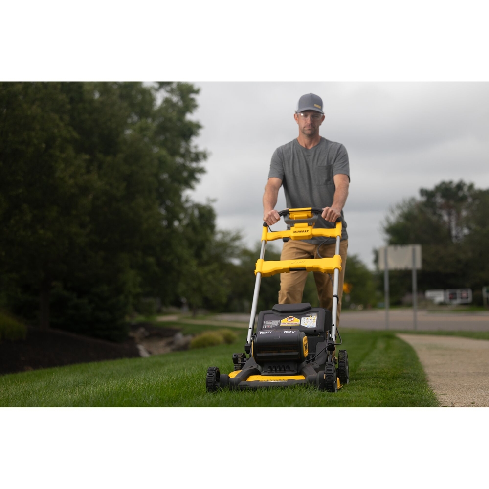 Tondeuse 53 cm XR 2 X 18V 8Ah Li-Ion Brushless - autopropulsée - DCMWSP156W2-QW - DEWALT