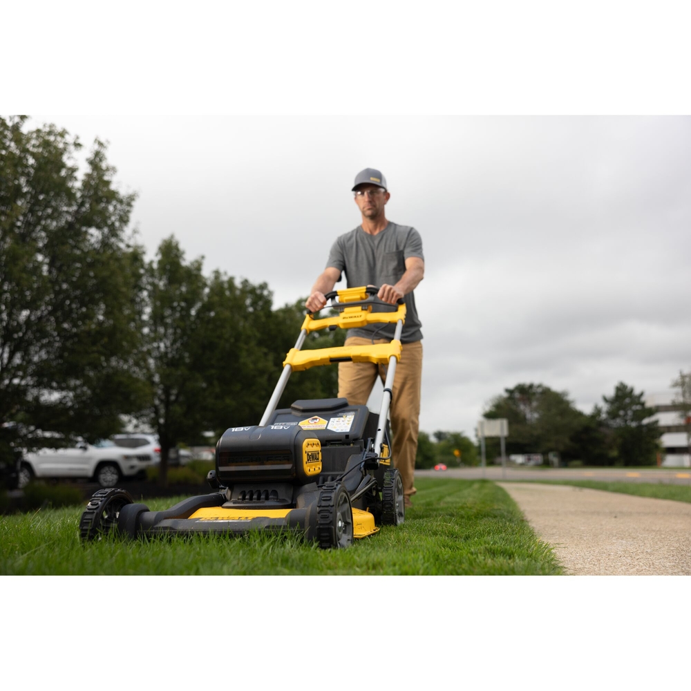 Tondeuse 53 cm XR 2 X 18V 8Ah Li-Ion Brushless - autopropulsée - DCMWSP156W2-QW - DEWALT