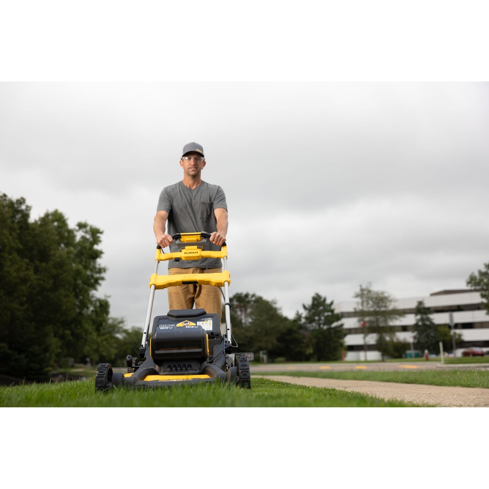 Tondeuse 53 cm XR 2 X 18V 8Ah Li-Ion Brushless - autopropulsée - DCMWSP156W2-QW - DEWALT