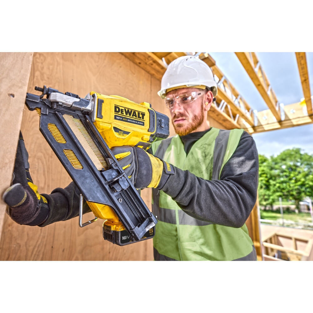 Cloueur de charpente XR 18V 5Ah Li-Ion Brushless - DCN930P2-QW - DEWALT