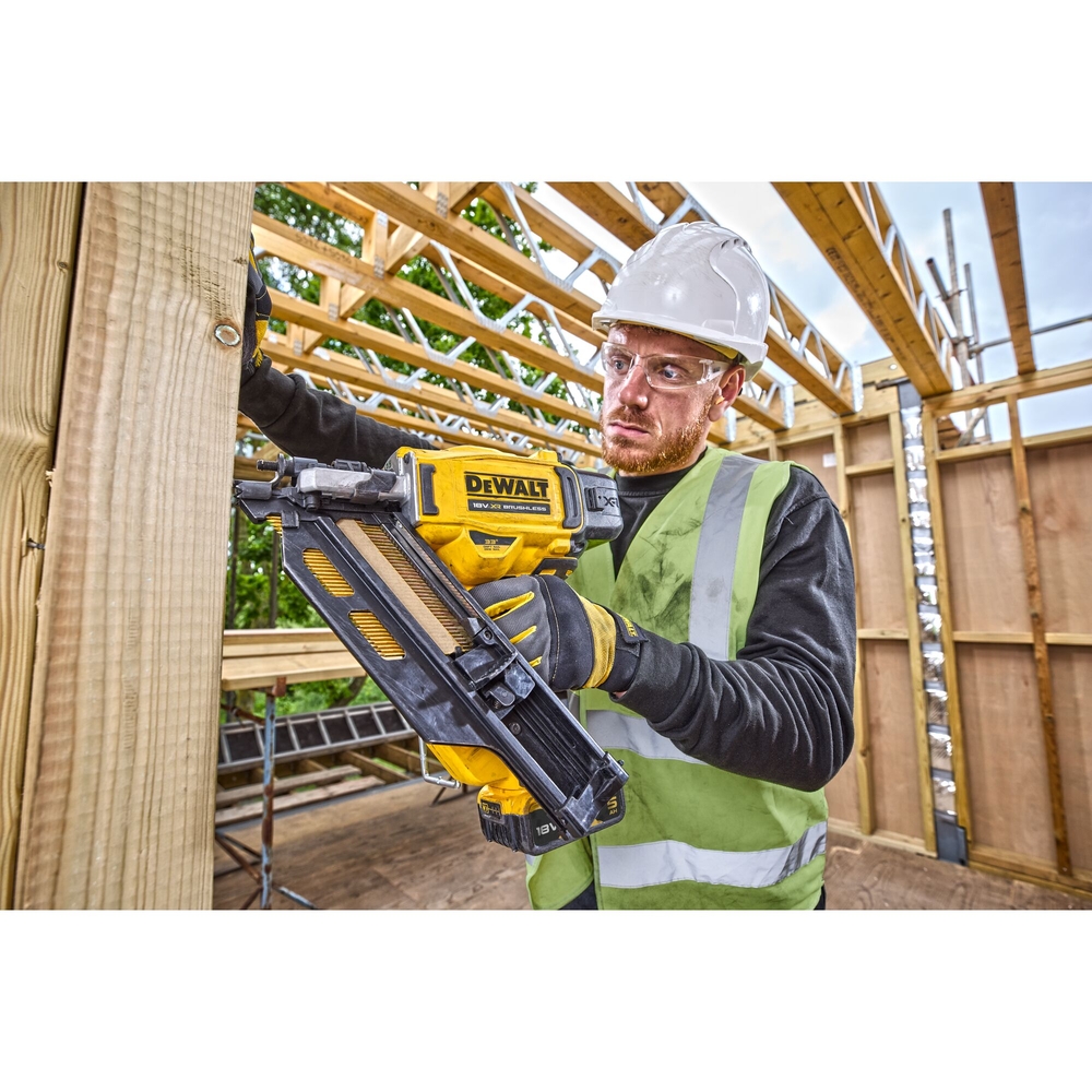 Cloueur de charpente XR 18V 5Ah Li-Ion Brushless - DCN930P2-QW - DEWALT