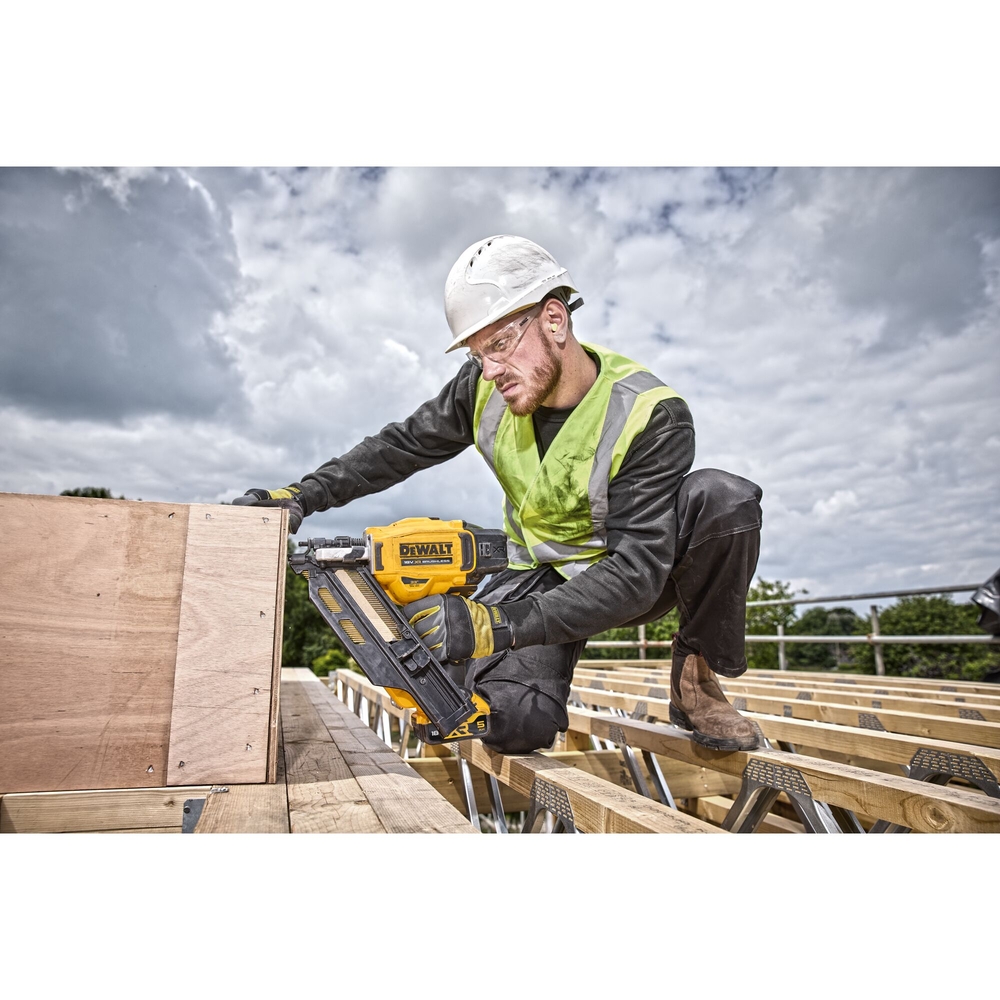Cloueur de charpente XR 18V 5Ah Li-Ion Brushless - DCN930P2-QW - DEWALT