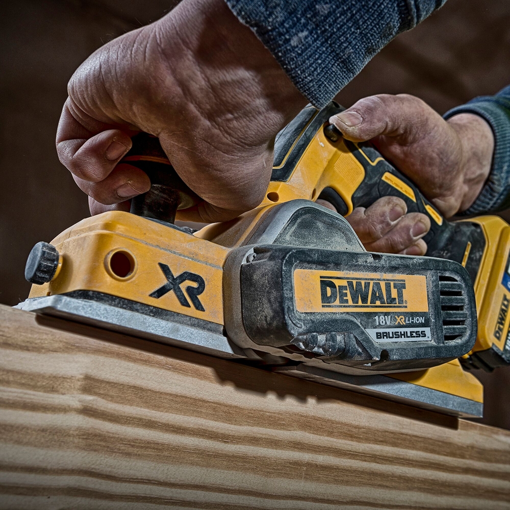 Rabot XR 18 V 5 Ah Li-Ion Brushless - DCP580P2-QW - DEWALT