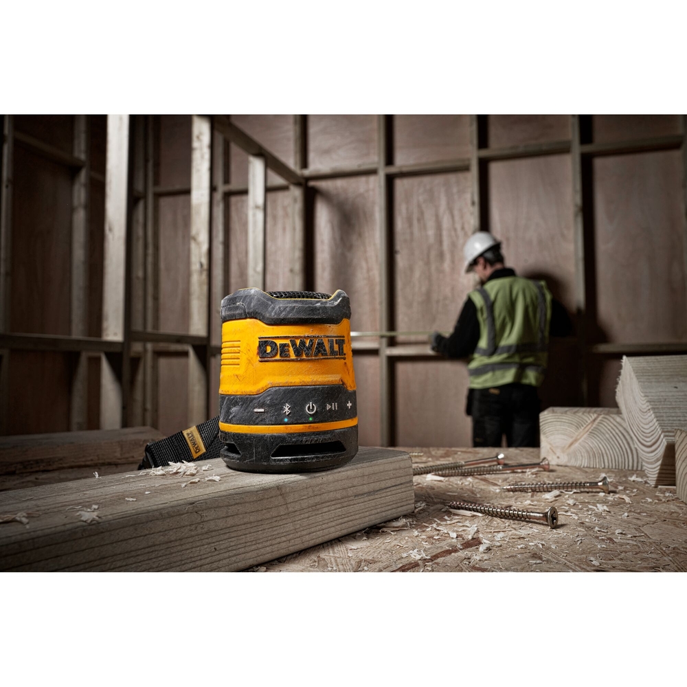 Enceinte Bluetooth USB-C - Attache avec clip, batterie intégrée - DCR009-XJ - DEWALT