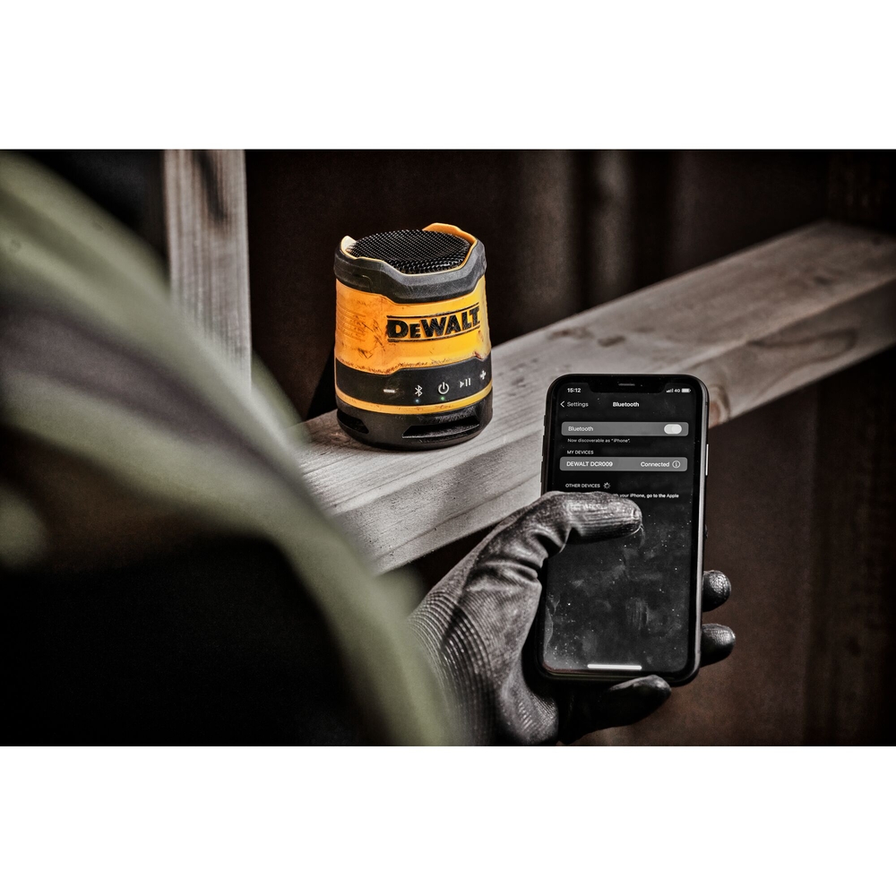 Enceinte Bluetooth USB-C - Attache avec clip, batterie intégrée - DCR009-XJ - DEWALT