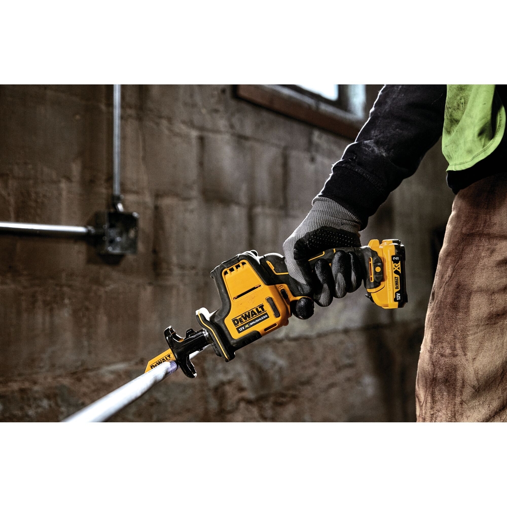 Scie sabre compacte XR 12 V 2 Ah Li-Ion Brushless - DCS312D2-QW - DEWALT